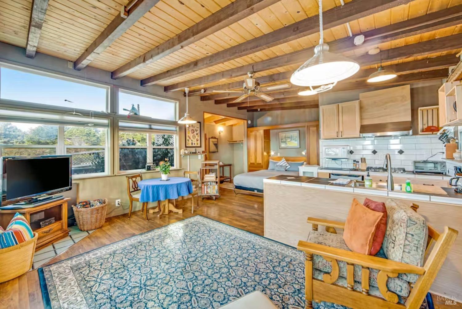 MLS #326047437 image #2