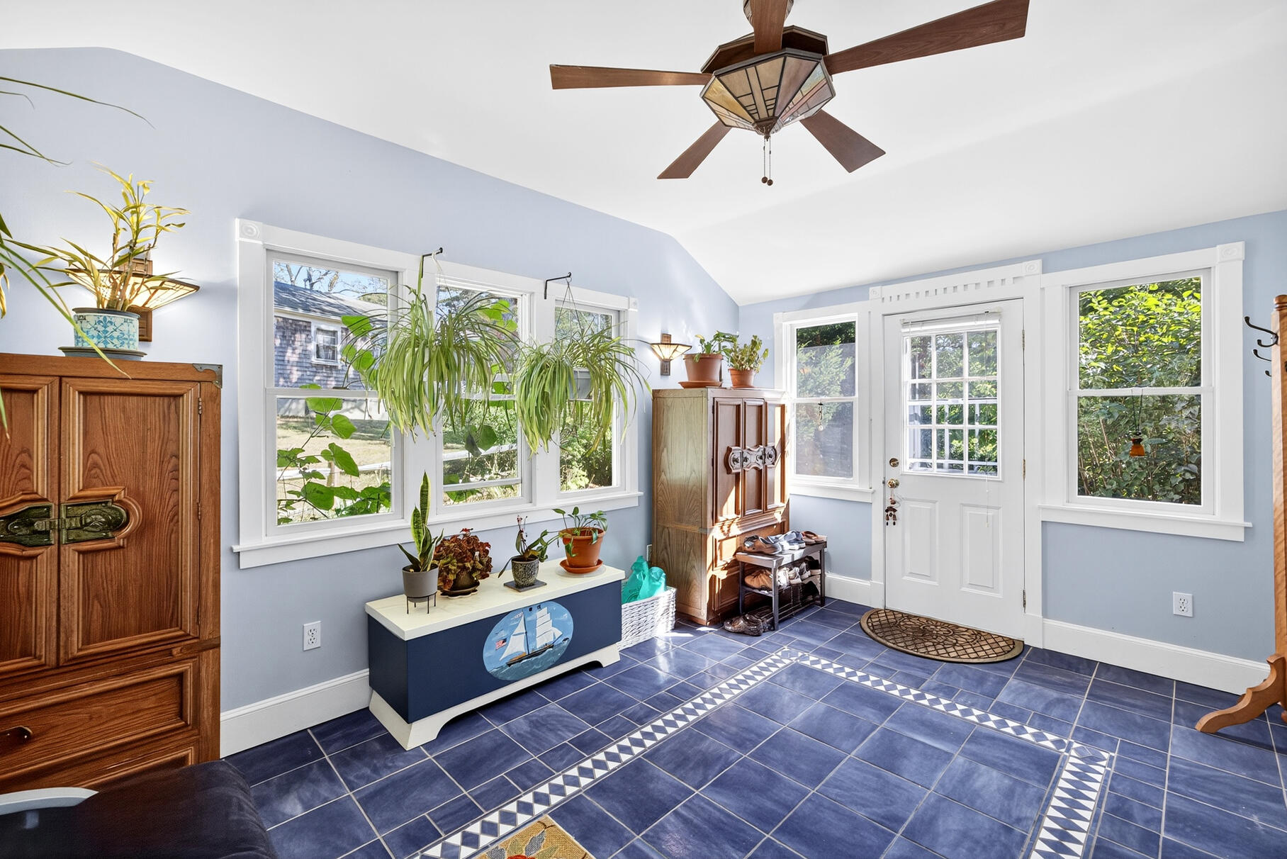 MLS #22504317 image #2