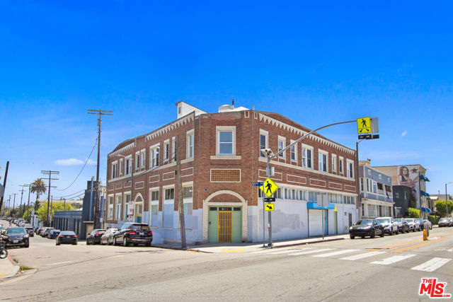 MLS #25602685 image #0