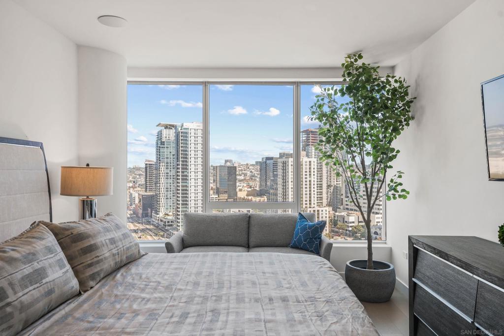 MLS #260005918SD image #16