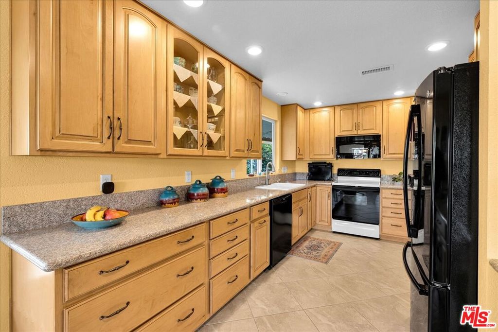 MLS #26644961 image #0