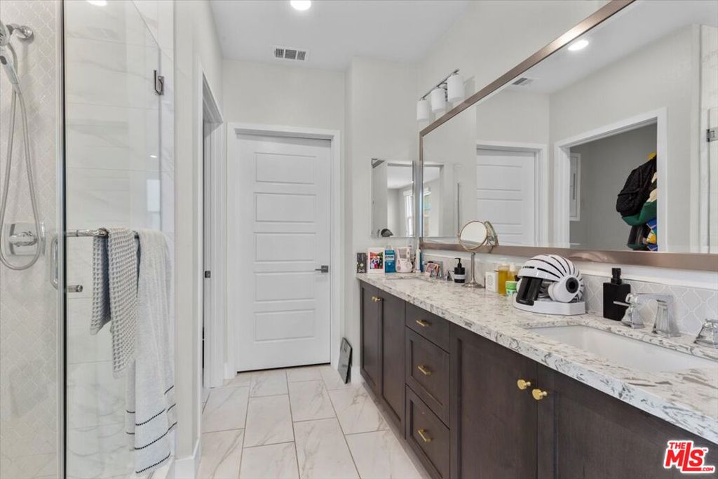 MLS #26645255 image #15