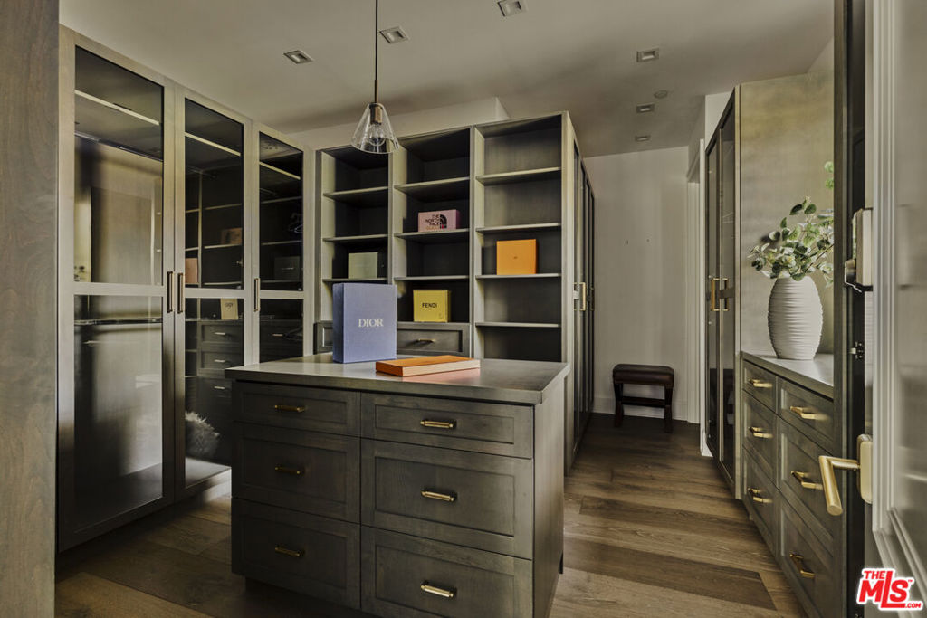 MLS #26647215 image #16