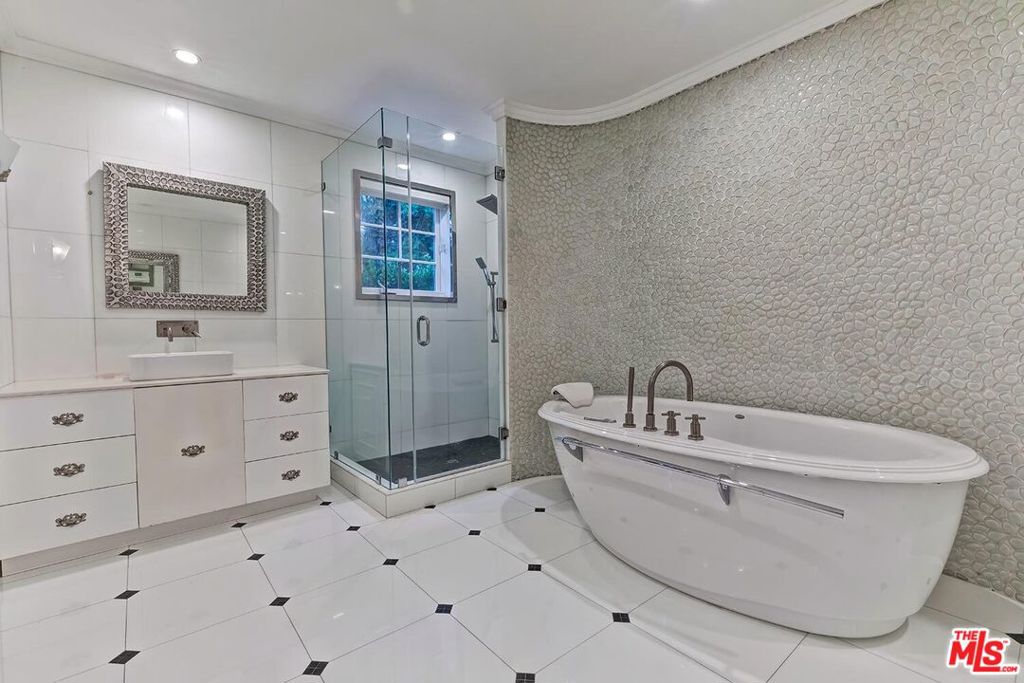 MLS #26662791 image #44