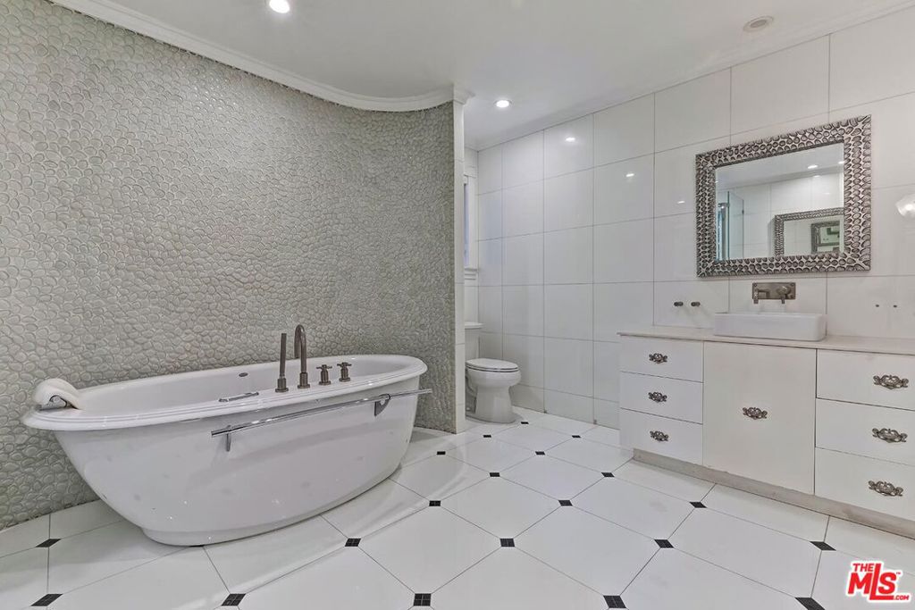 MLS #26662791 image #45