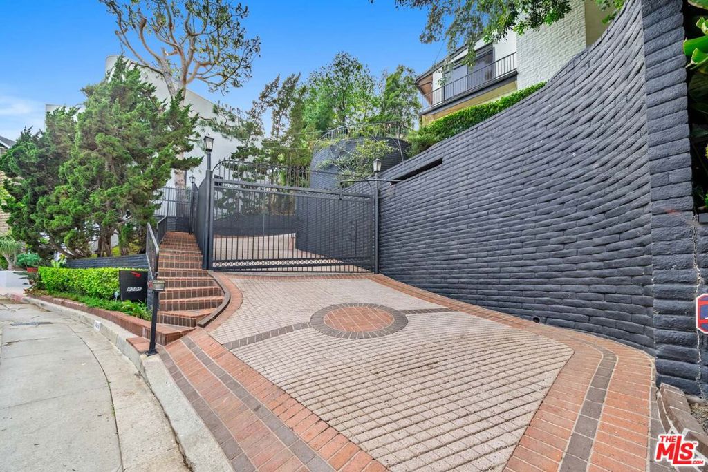 MLS #26664385 image #1