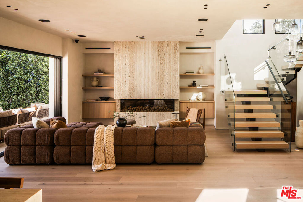 MLS #26665405 image #1