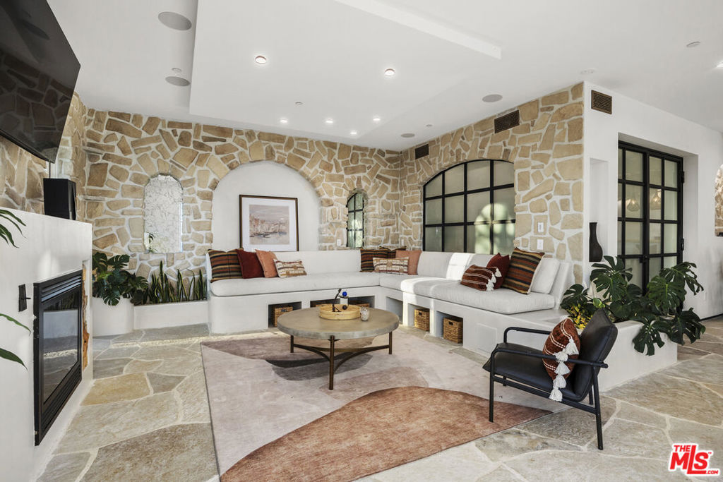 MLS #26666579 image #9