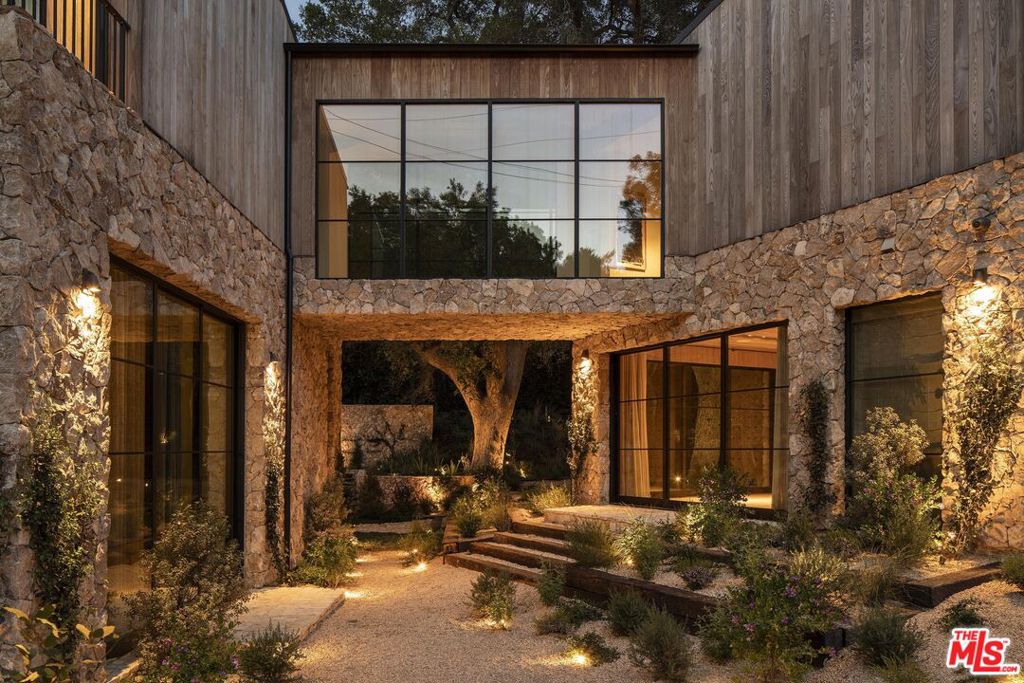 MLS #26666919 image #2