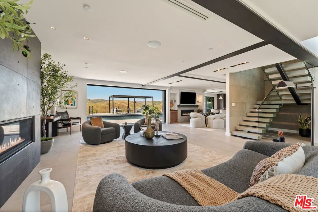 MLS #26667451 image #2