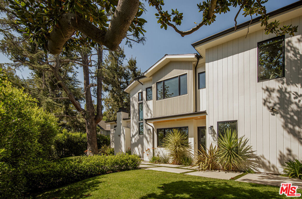 MLS #26667921 image #2