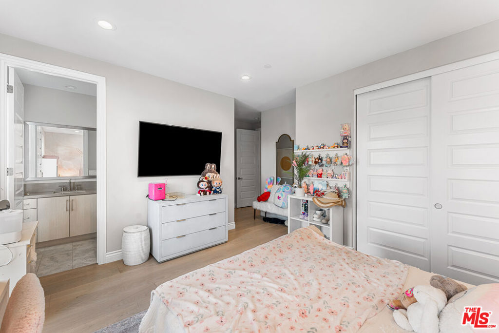 MLS #26667933 image #33