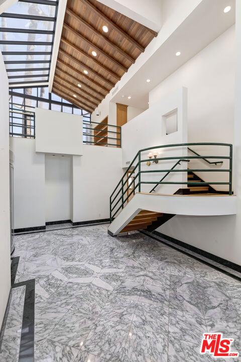 MLS #26670441 image #2