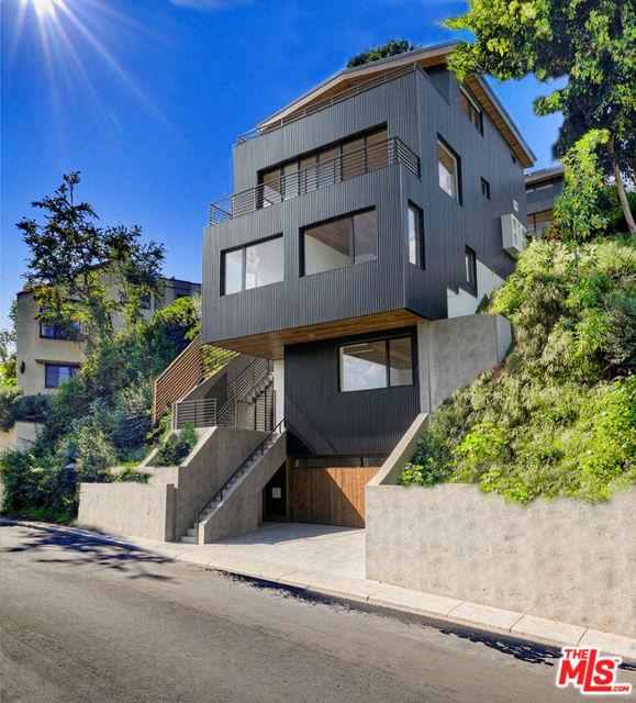 MLS #26671955 image #0