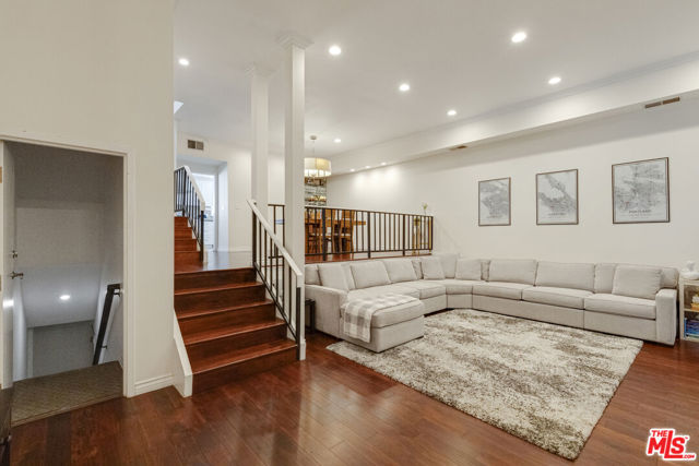 MLS #26856563 image #0