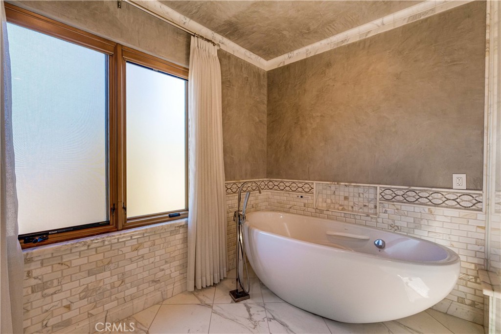 MLS #CV26010083 image #43