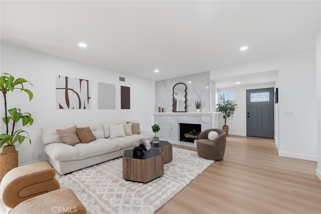 MLS #CV26054591 image #6