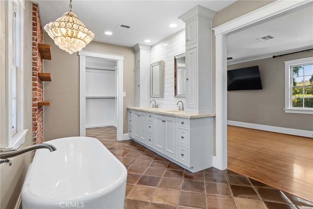 MLS #IG25257622 image #20