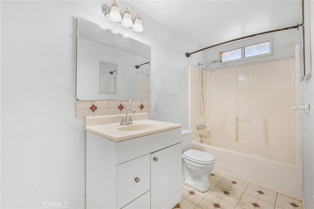 MLS #IV25243111 image #19