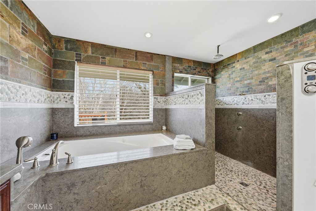 MLS #LC26055846 image #3