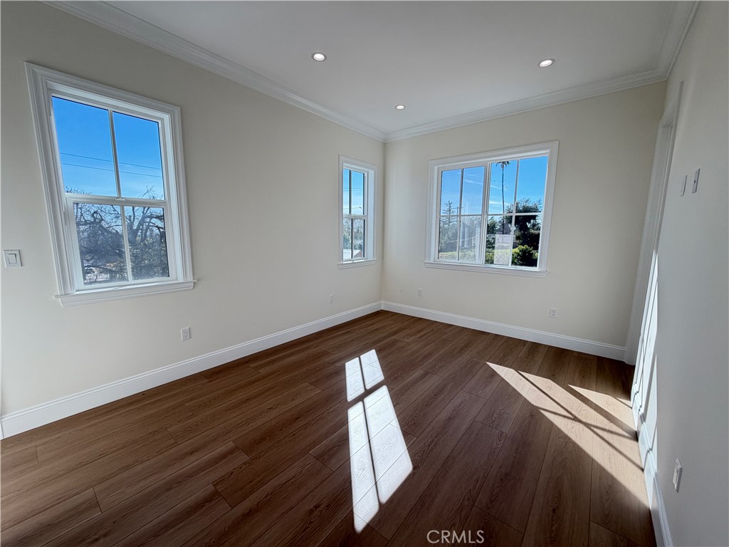 MLS #MB26033490 image #28