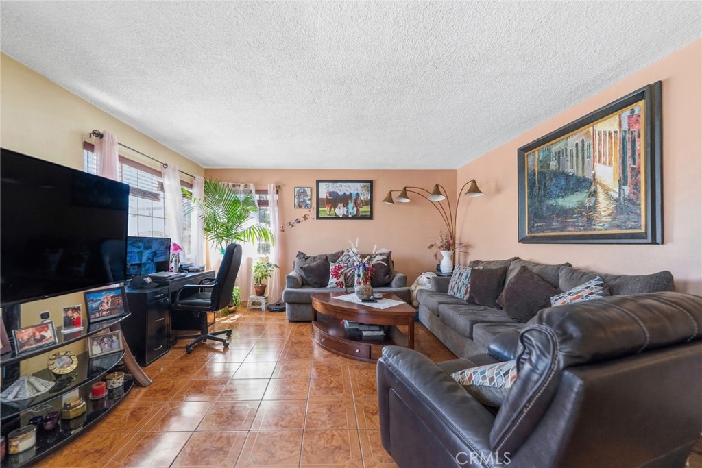 MLS #MB26066382 image #1