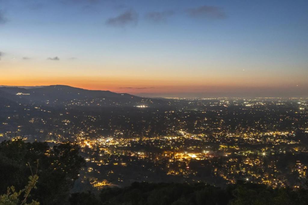 MLS #ML82017888 image #2