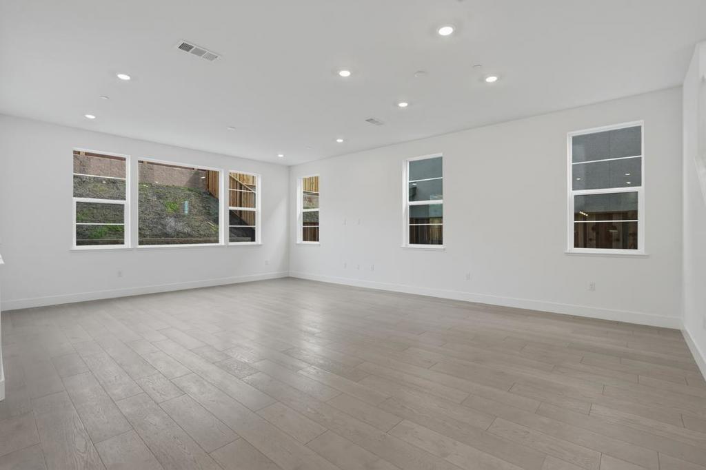 MLS #ML82035305 image #4