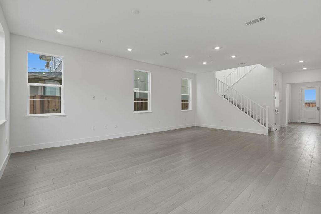 MLS #ML82035305 image #5