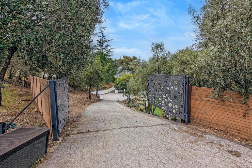 MLS #ML82037282 image #1