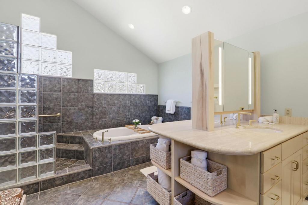 MLS #ML82040336 image #32