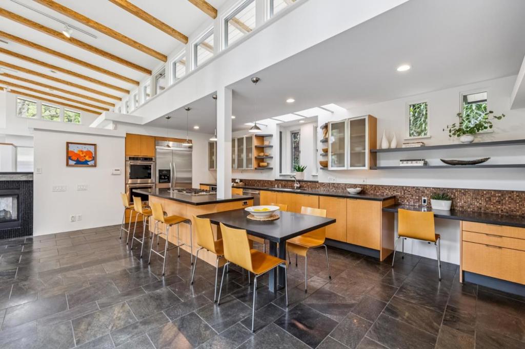 MLS #ML82041182 image #16