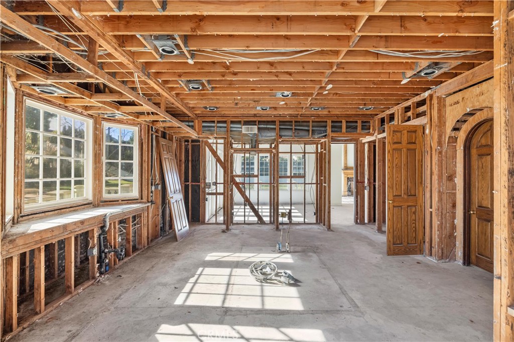 MLS #NP25019428 image #5