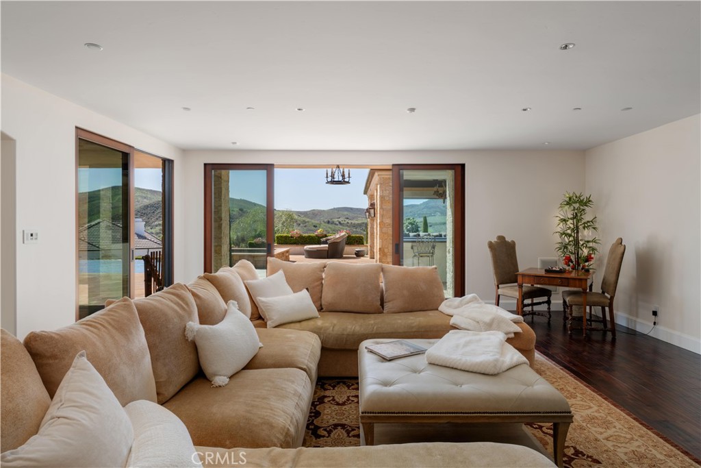 MLS #NP25281207 image #10