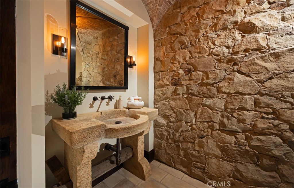 MLS #NP26008999 image #20