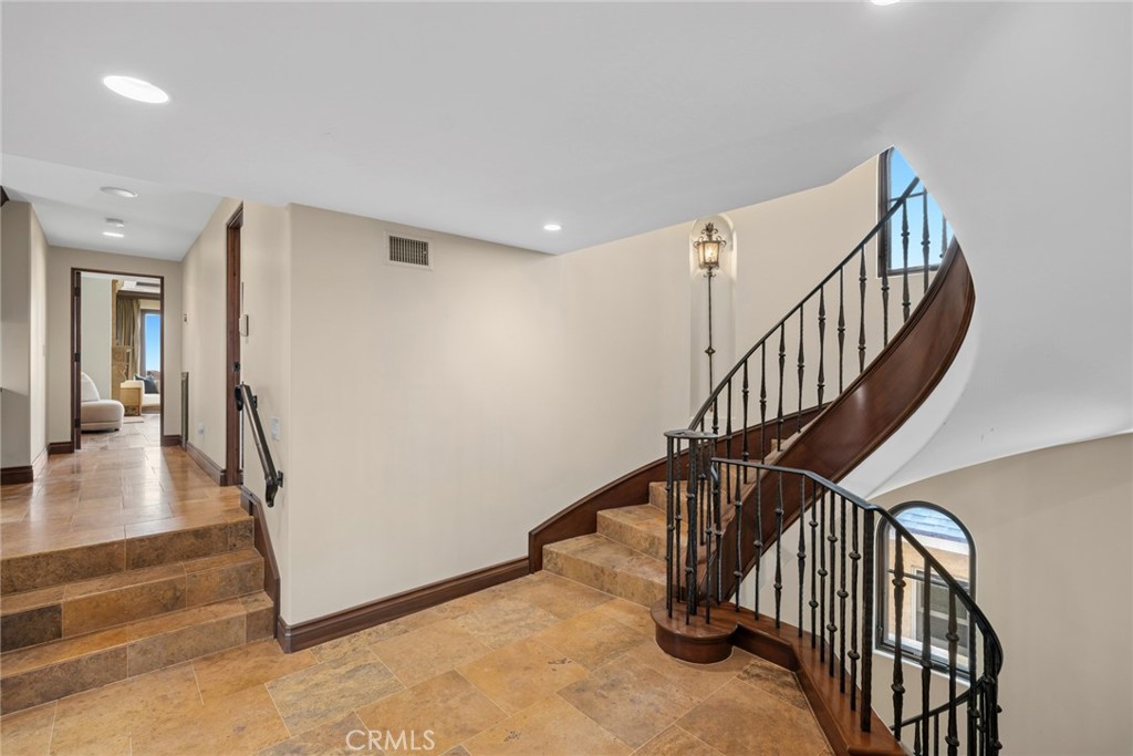 MLS #NP26029770 image #24