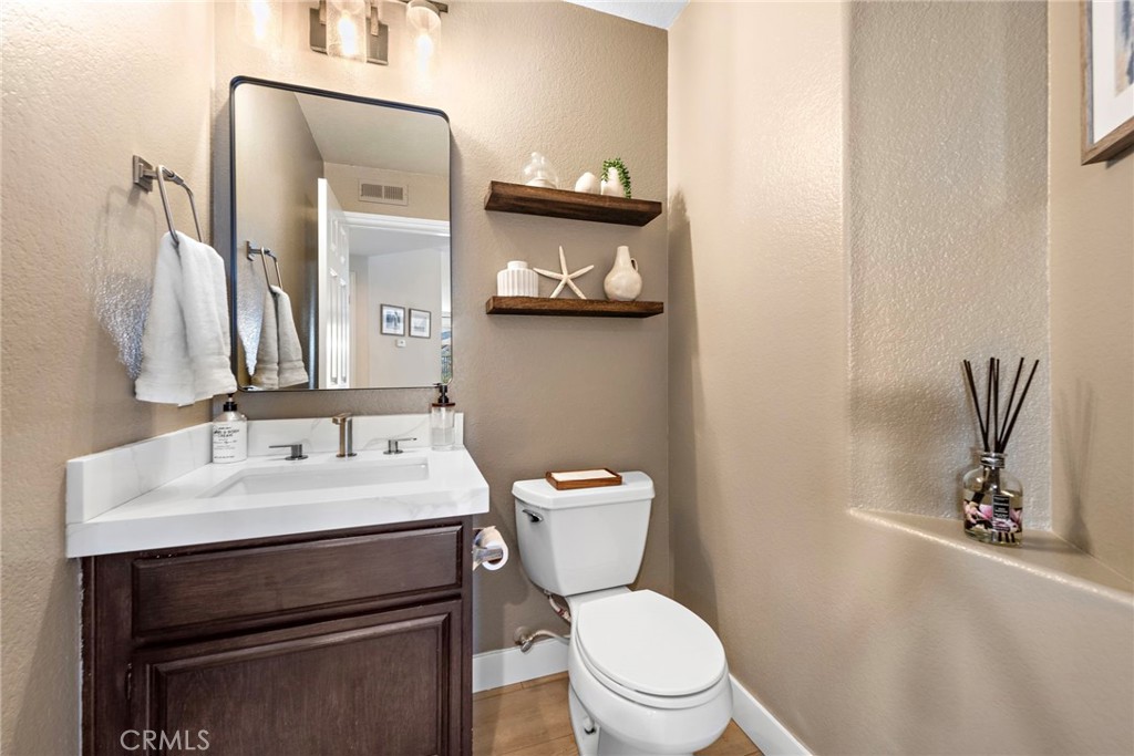 MLS #OC25032639 image #11