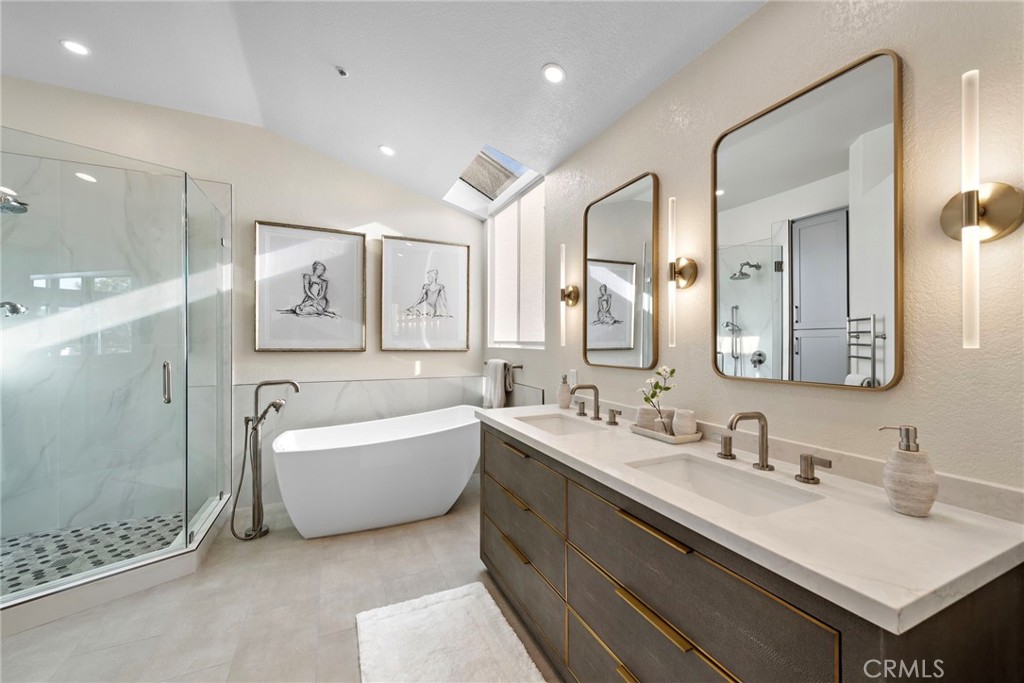 MLS #OC25032639 image #14