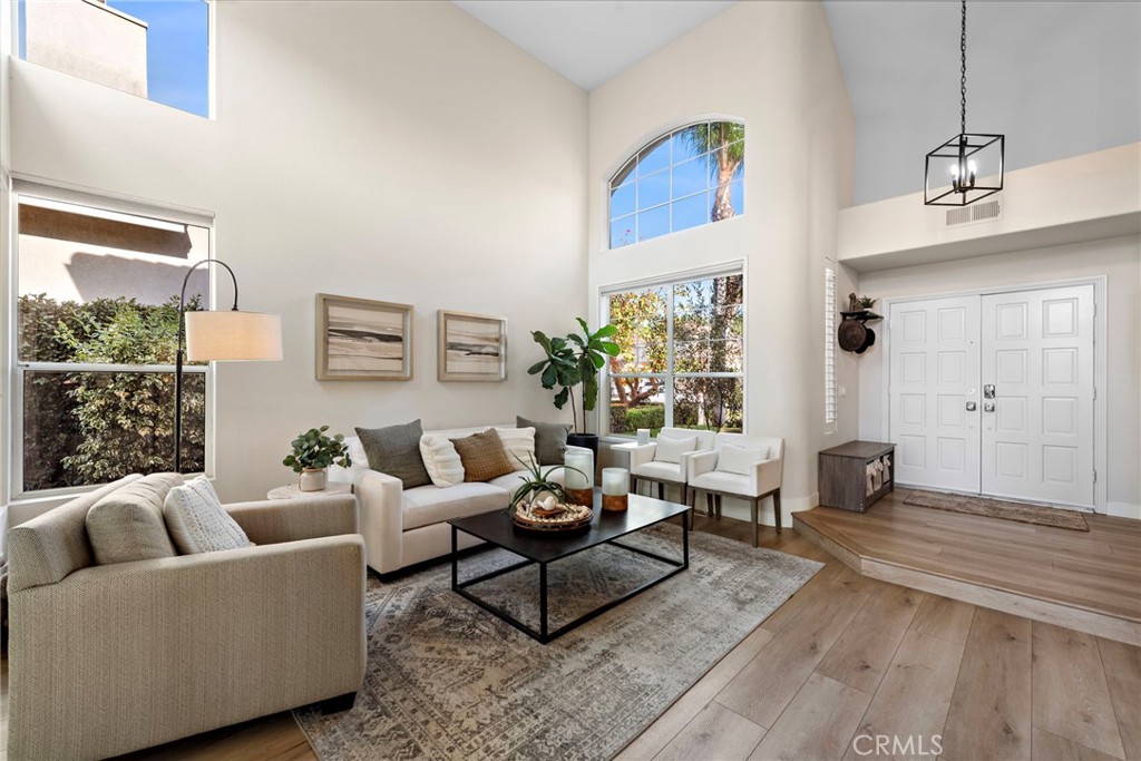 MLS #OC25032639 image #4