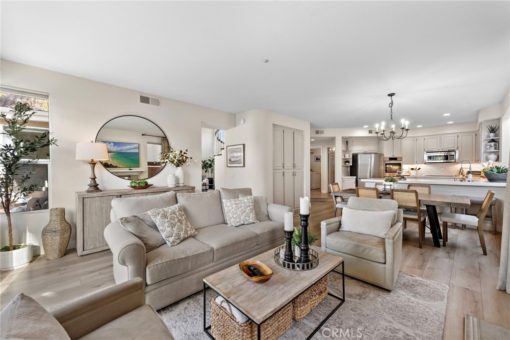 MLS #OC25032639 image #6