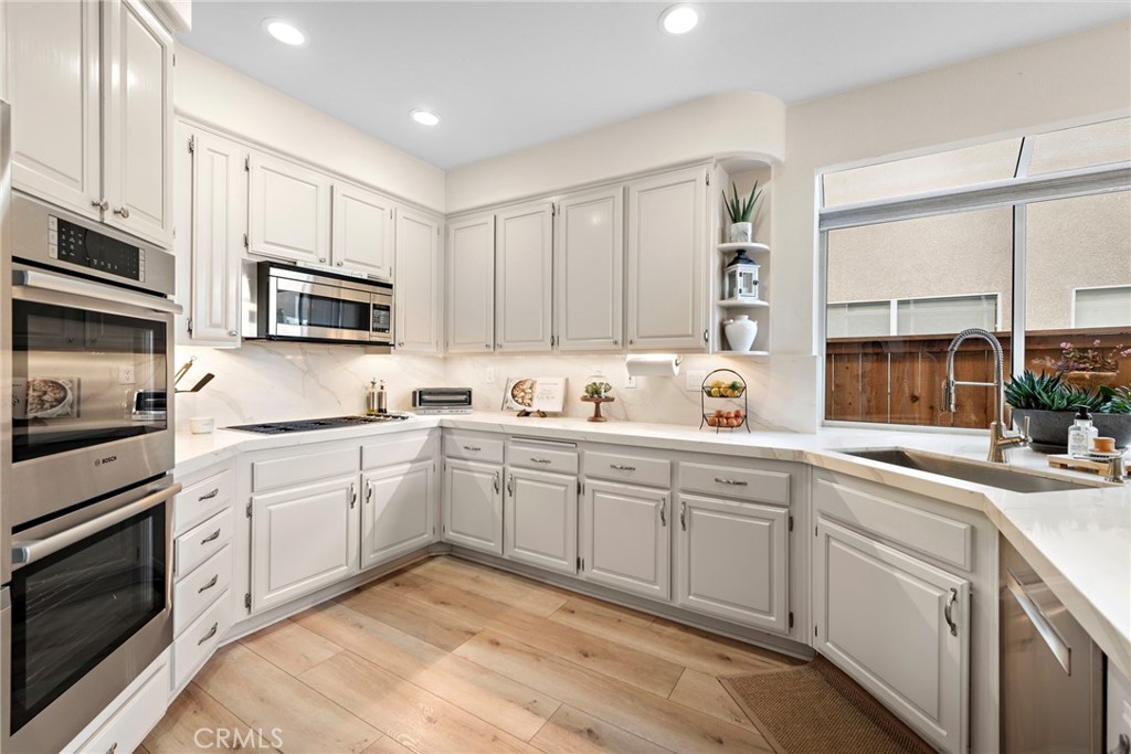 MLS #OC25032639 image #9