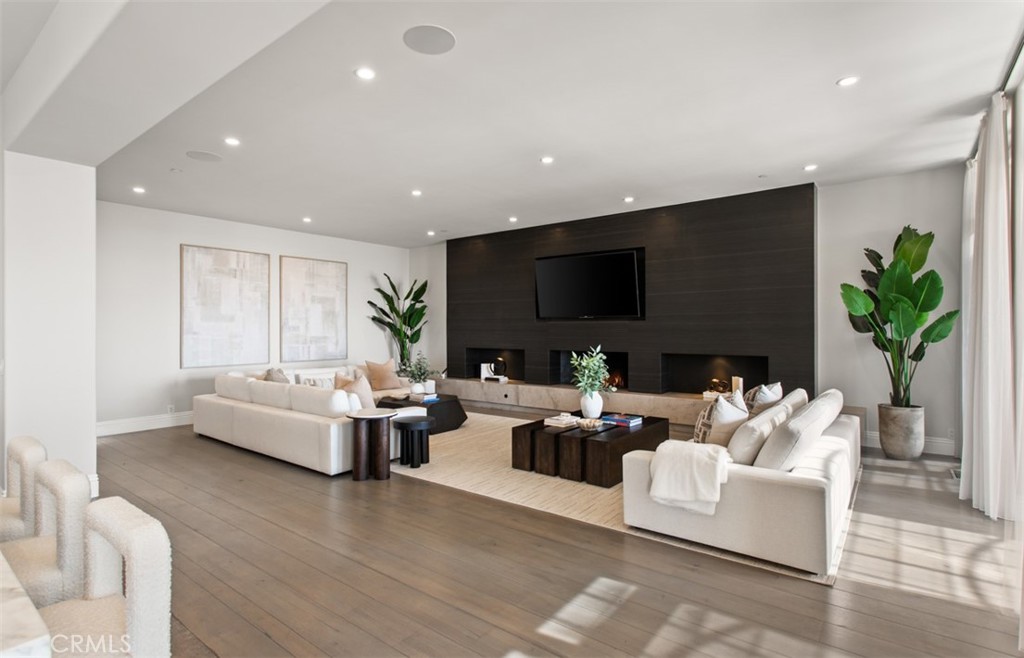 MLS #OC25149384 image #8