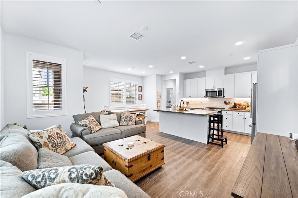 MLS #OC25268224 image #14