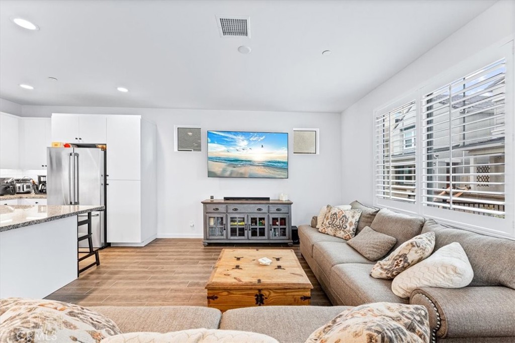 MLS #OC25268224 image #16