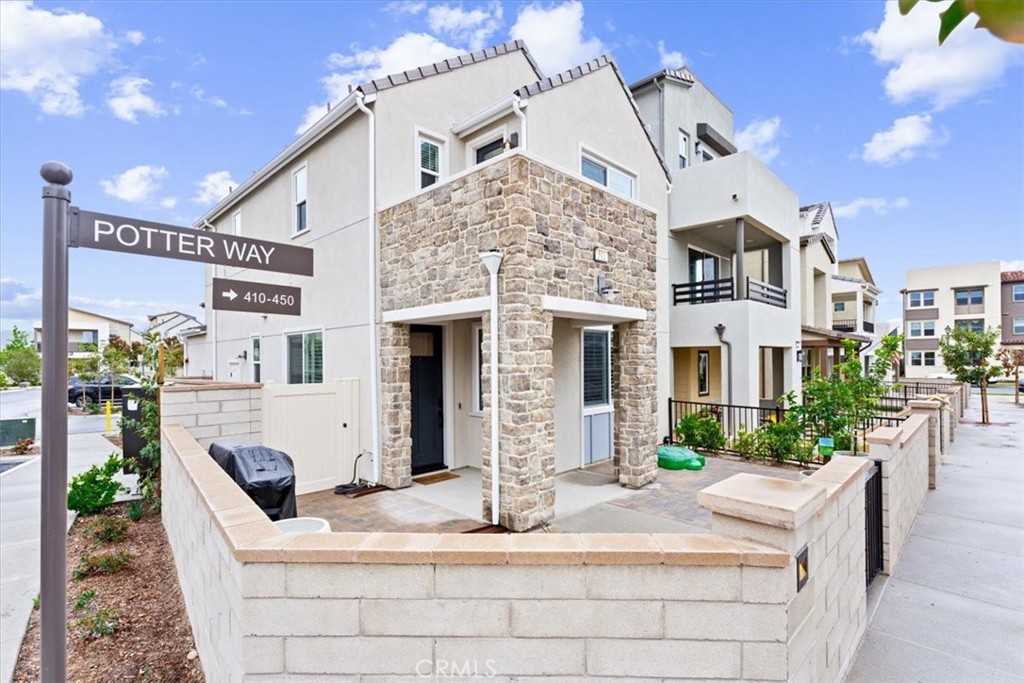 MLS #OC25268224 image #2