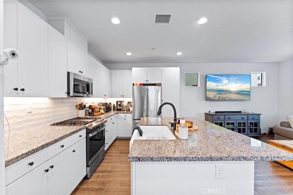 MLS #OC25268224 image #21