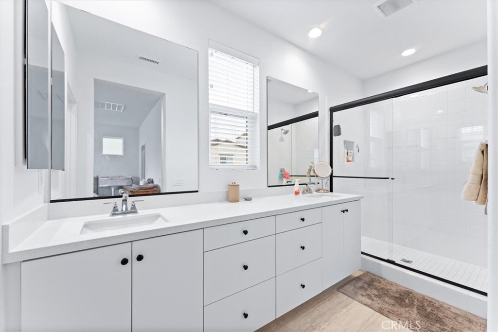 MLS #OC25268224 image #32