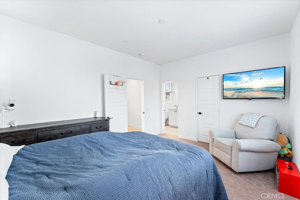 MLS #OC25268224 image #36