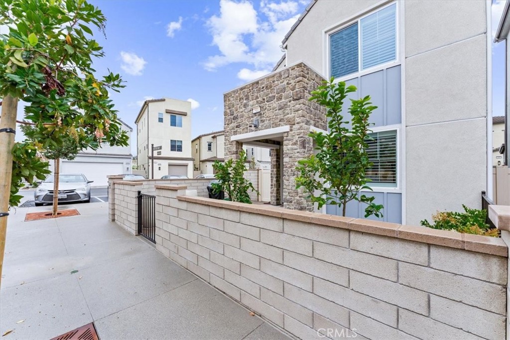 MLS #OC25268224 image #4