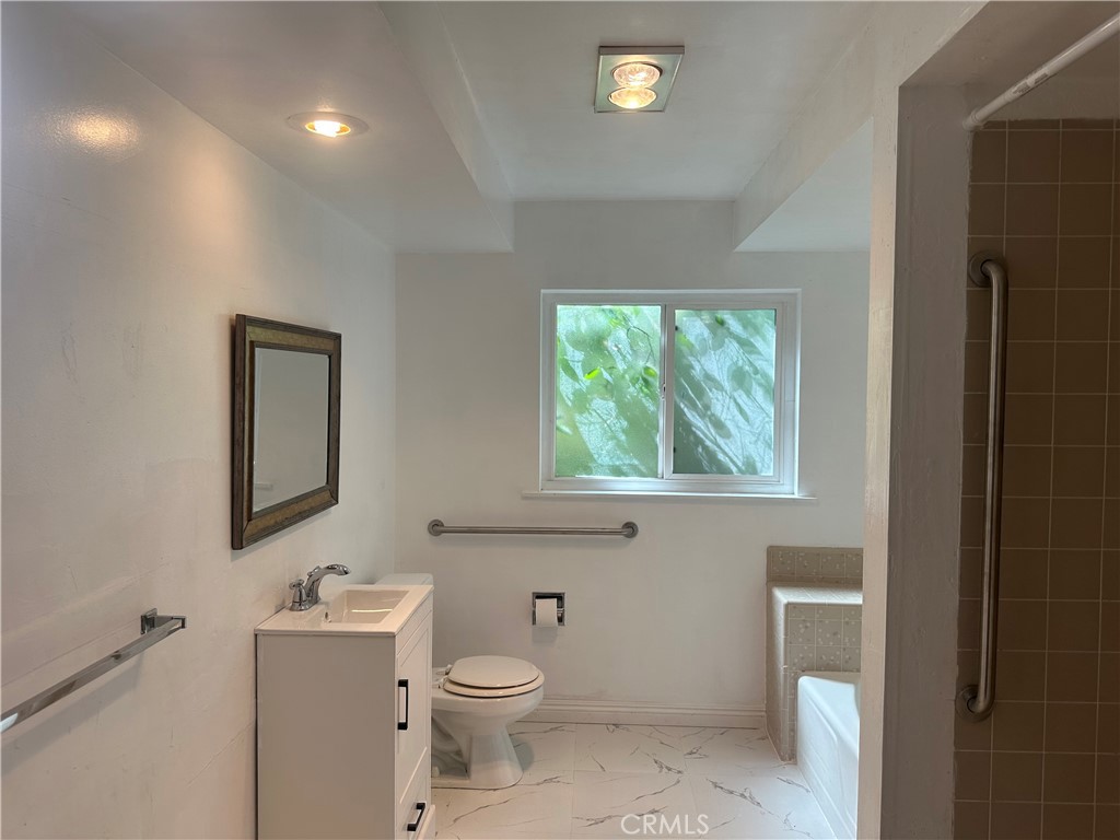 MLS #OC25270697 image #10